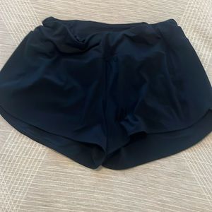 Lululemon workout shorts, never worn
